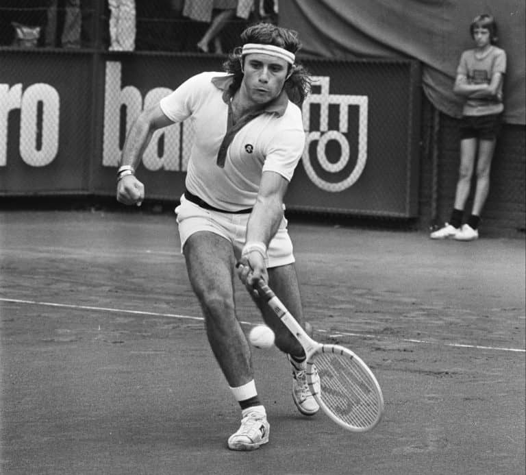 This image has an empty alt attribute; its file name is 19.-Guillermo-Vilas.jpg